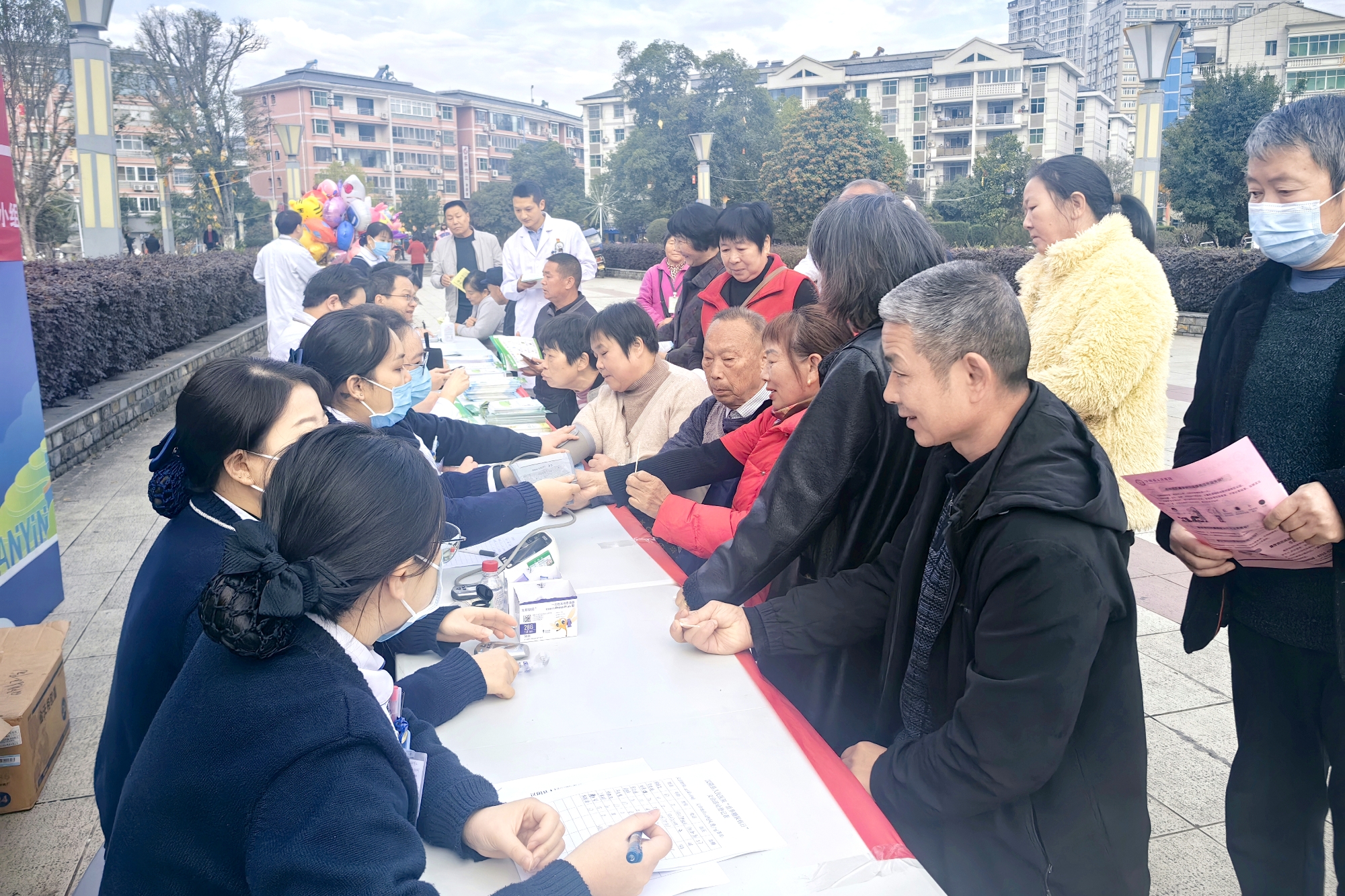 安康市医院感染管理质量控制中心专家组来汉阴县开展专项帮扶检查