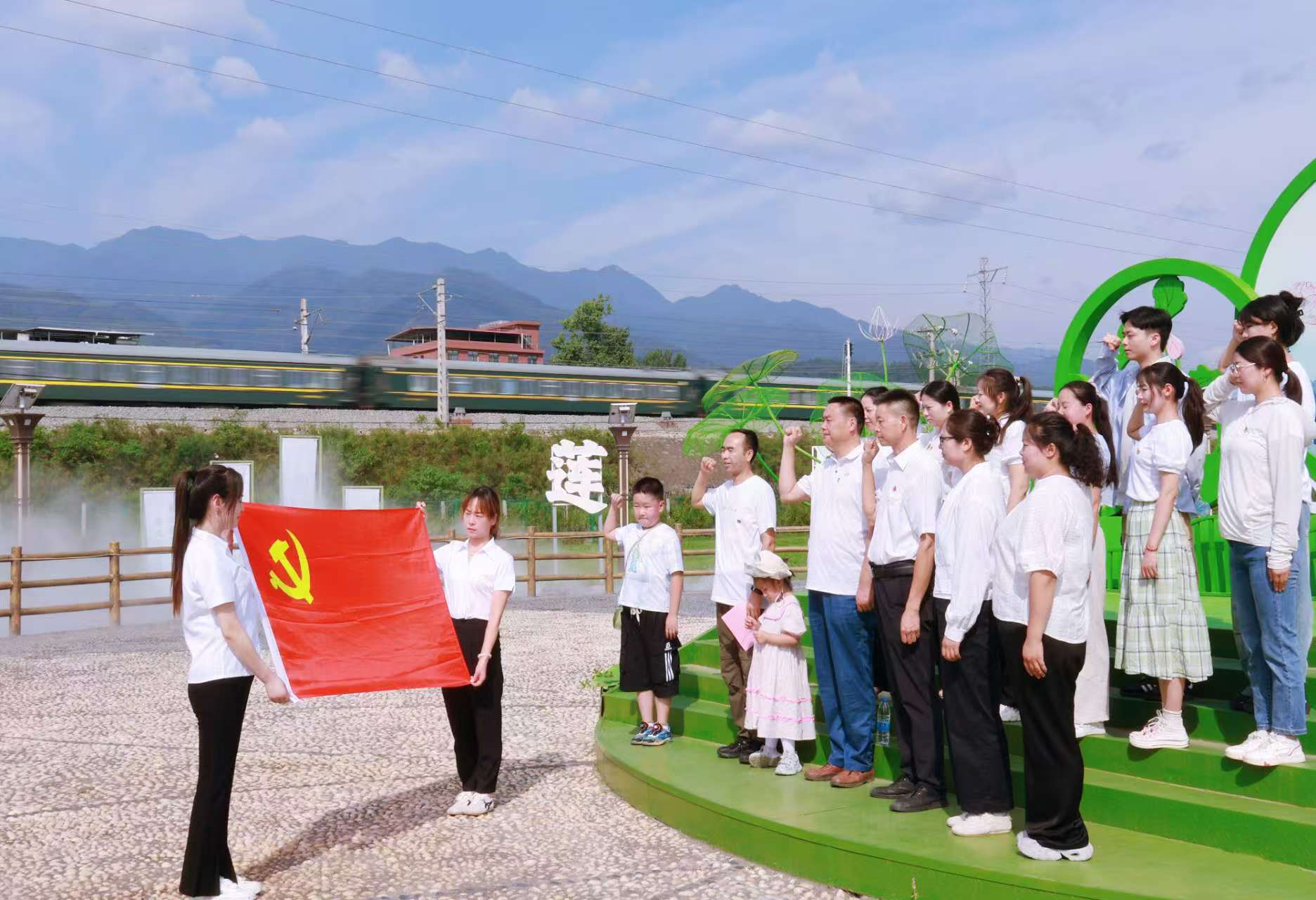 汉阴县凤台幼儿园党支部荣获陕西省“五星级党组织”称号