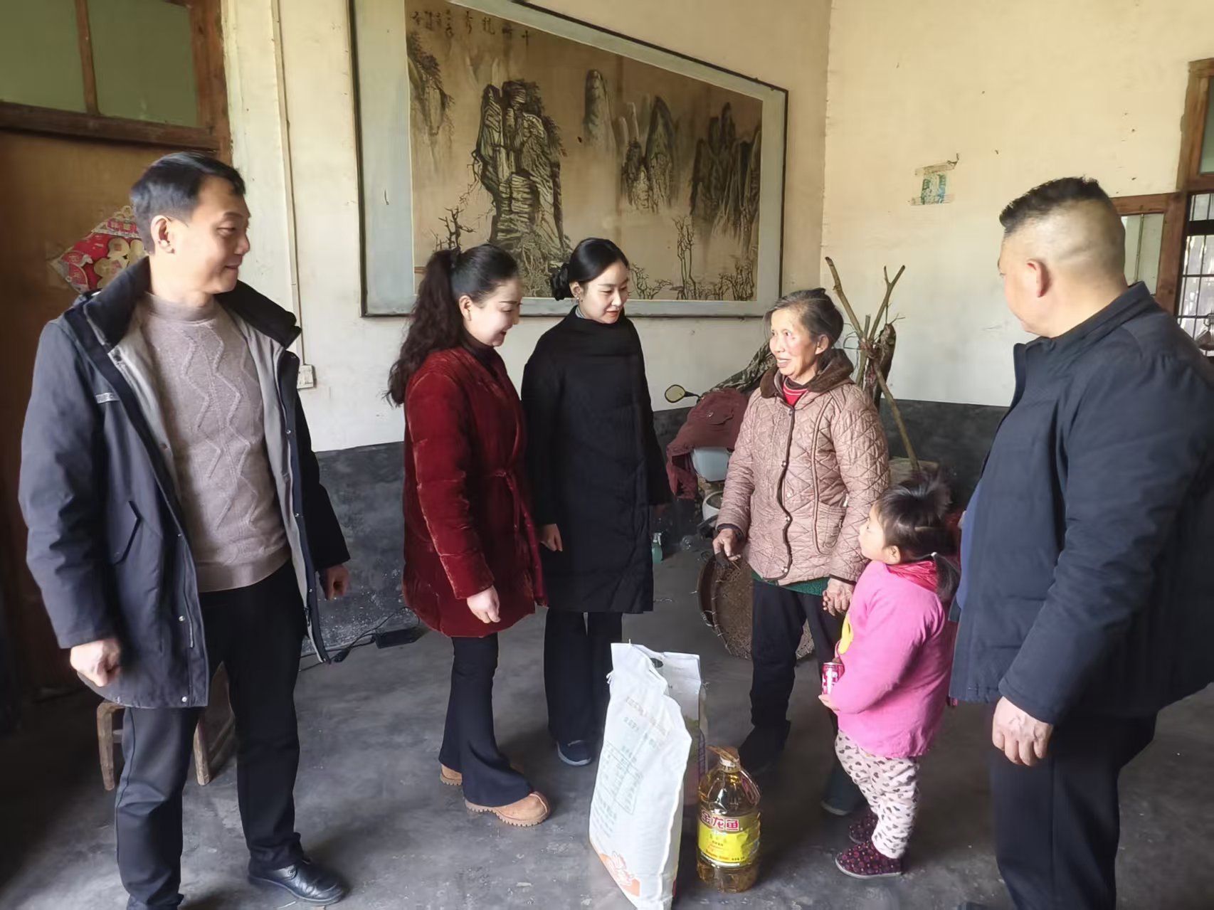 汉阴县工商联开展春节“兴村”走访慰问活动