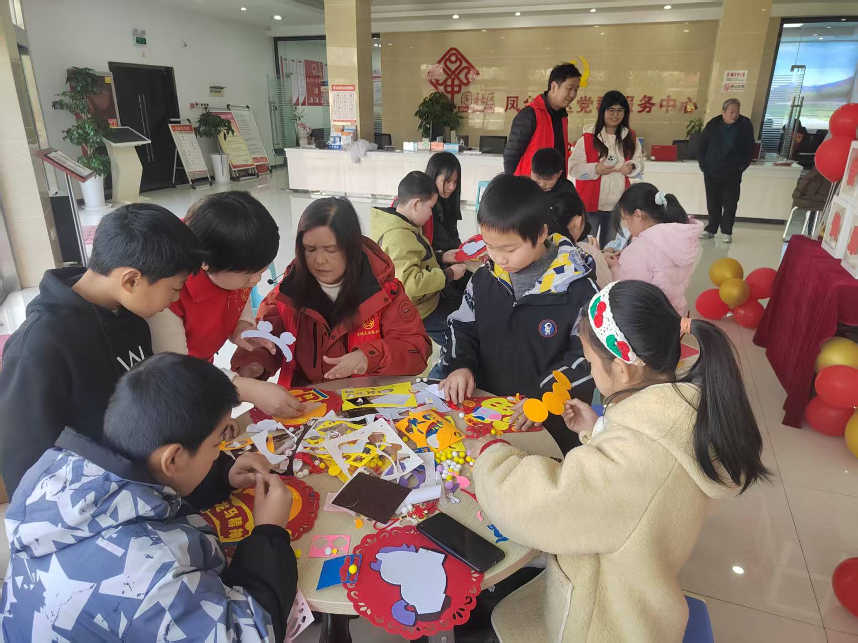 汉阴县城关镇凤台社区：把爱带回家 温情护成长