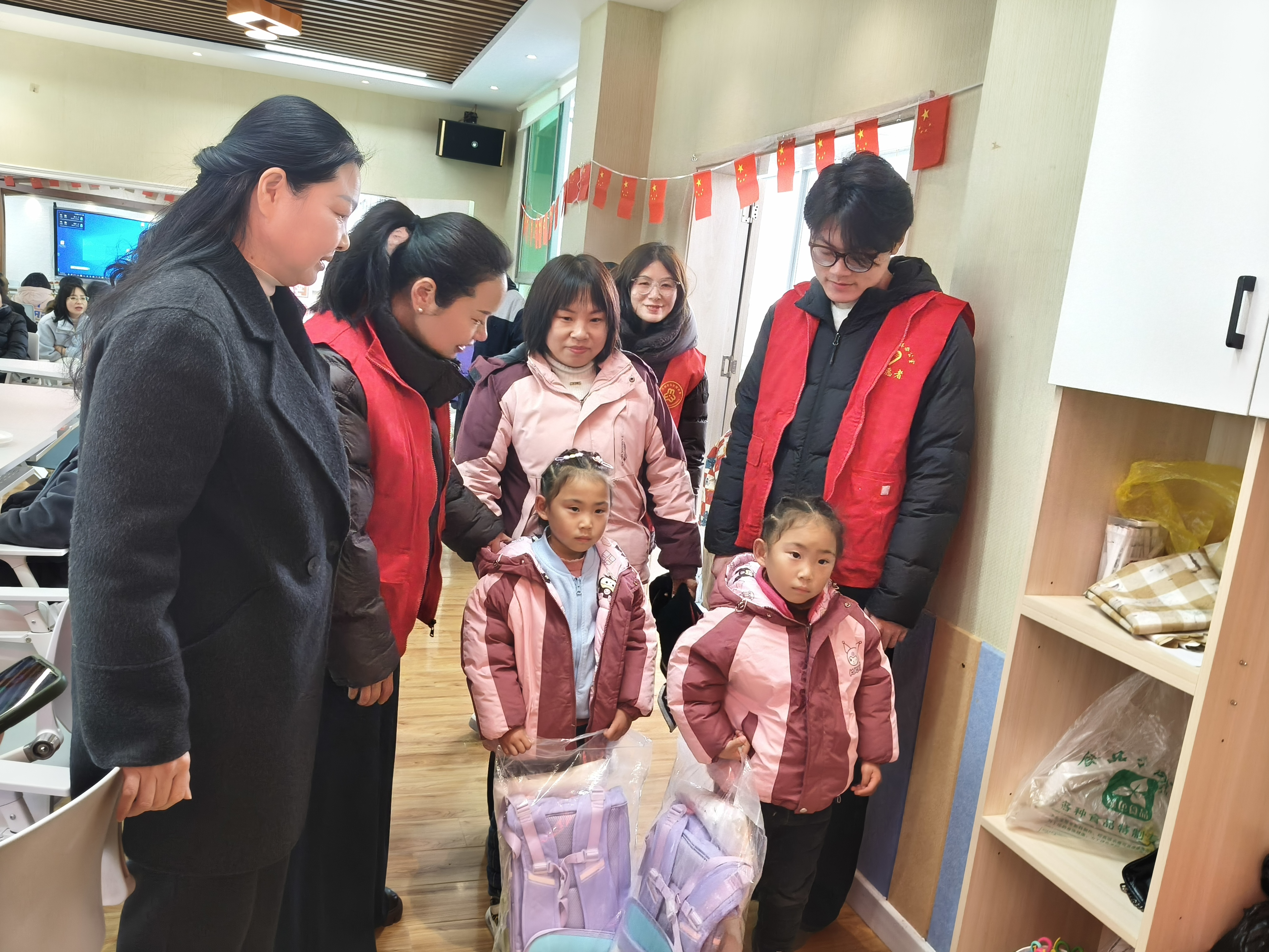 汉阴县城关镇：“爱心妈妈”结对帮扶暖人心