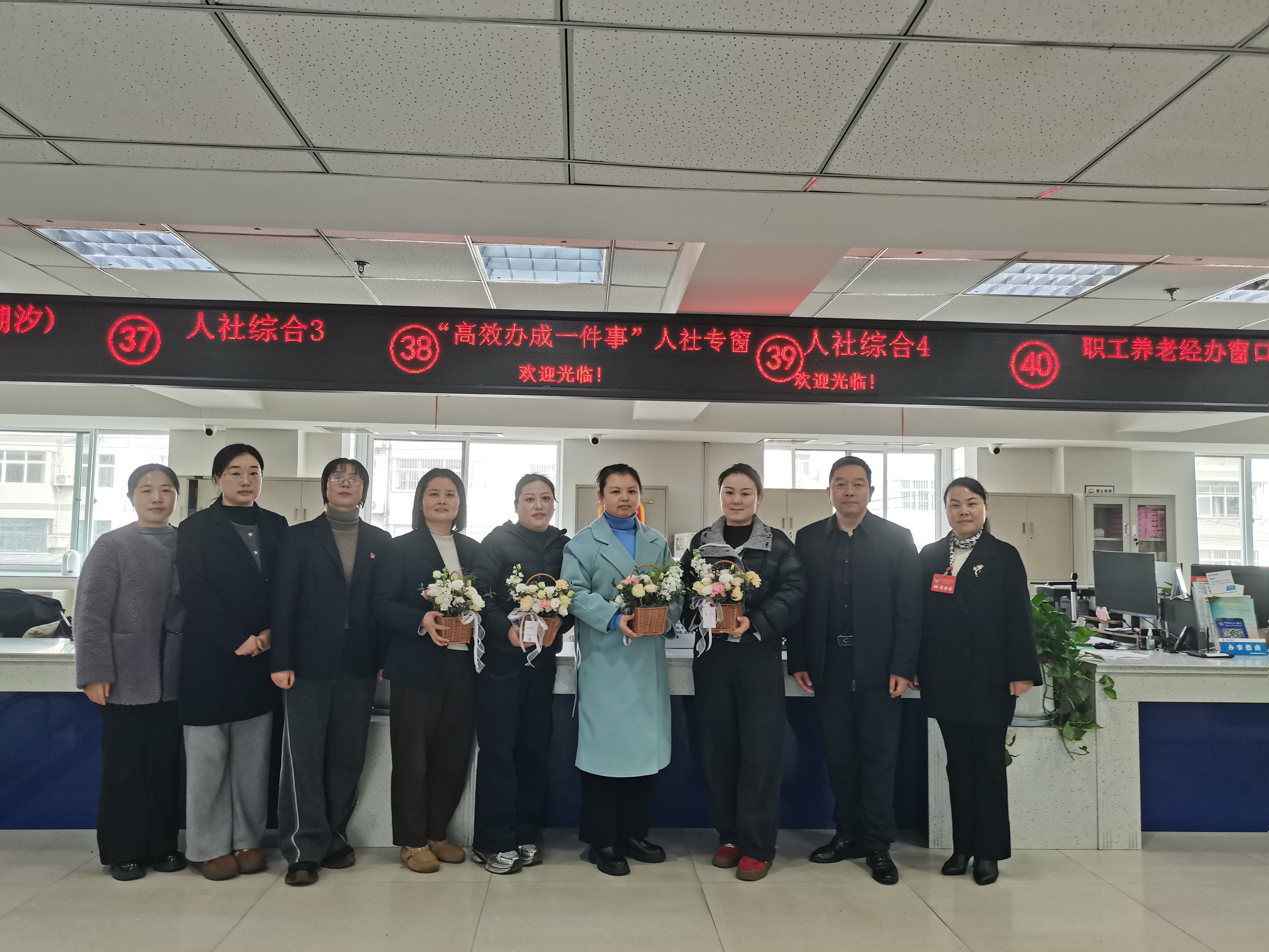 春风送暖润人心 关怀慰问鼓干劲