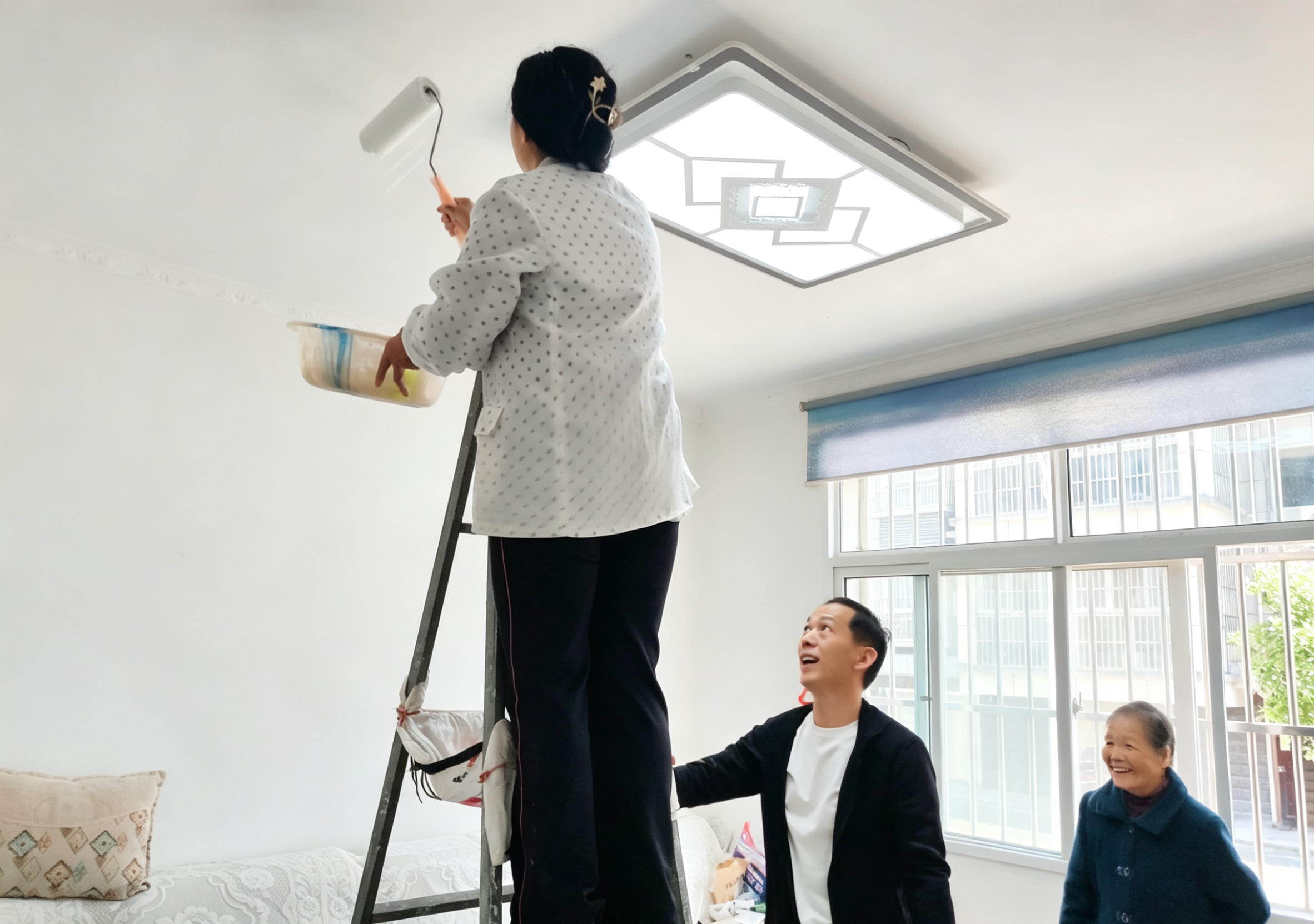 从“堵心”到“舒心” 一次屋顶修缮见证西苑社区的为民温度