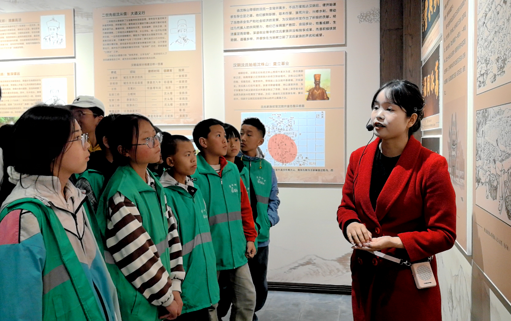 平利八仙中学师生赴汉阴开展研学实践活动