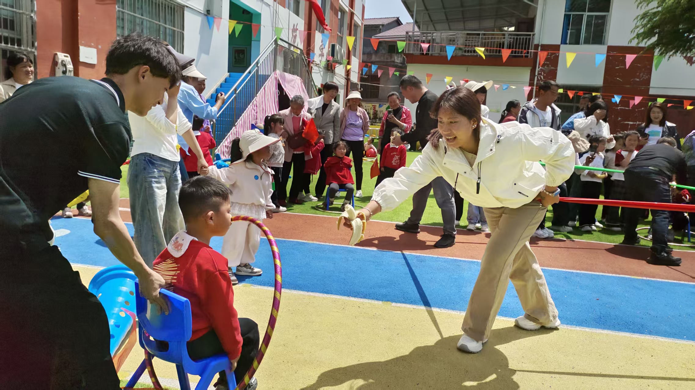 汉阴县双乳镇中心幼儿园2026年春季趣味运动会欢乐举行