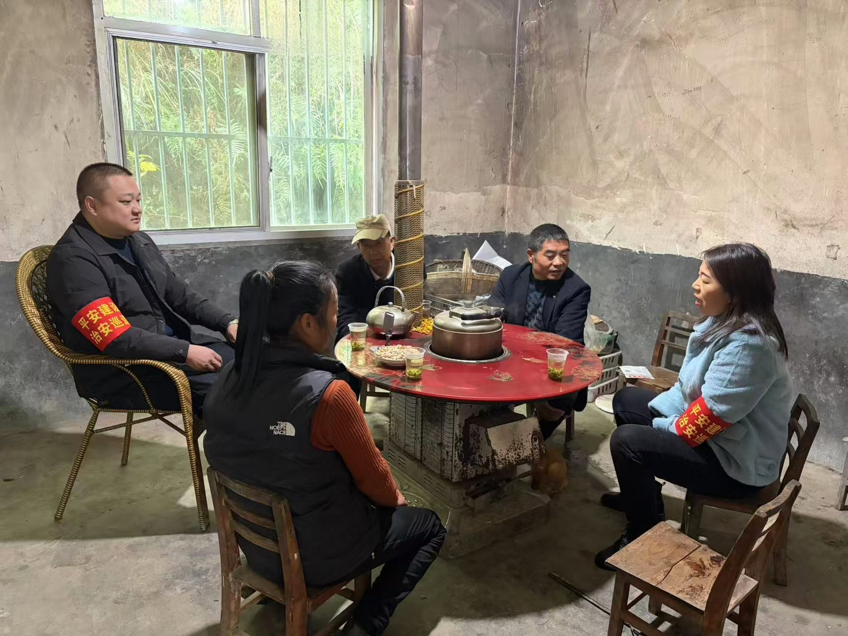 汉阴县汉阳镇：“敲门”问需排隐患 “送法”入户润民心