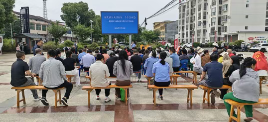 双乳镇开展“人人讲安全、个个会应急——提高防灾减灾救灾能力”主题宣传活动