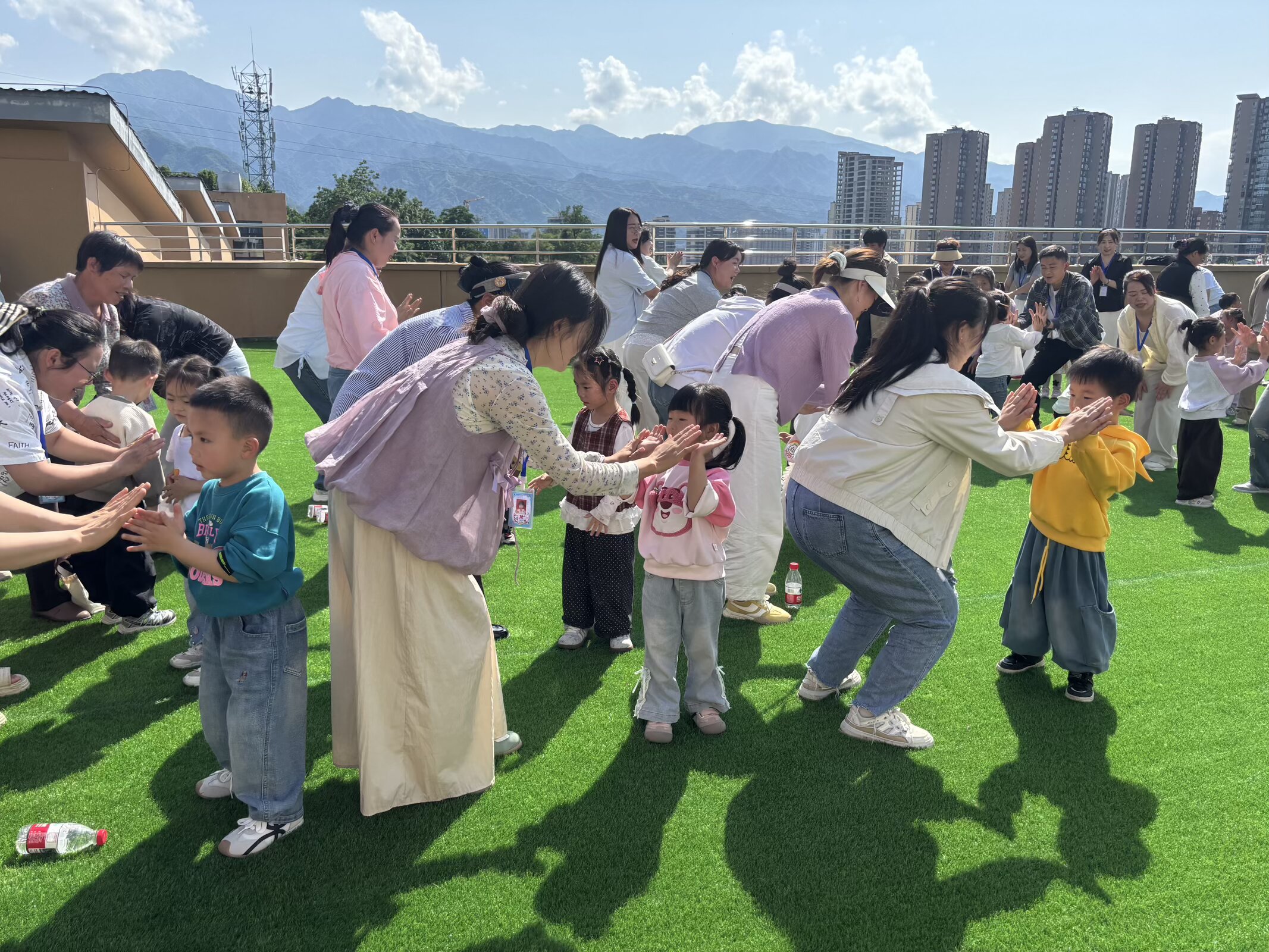 汉阴县第四幼儿园开展家长会暨半日开放活动