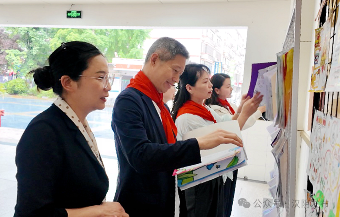 汉阴县人大常委会主任黄邦平开展“六一”国际儿童节走访慰问活动