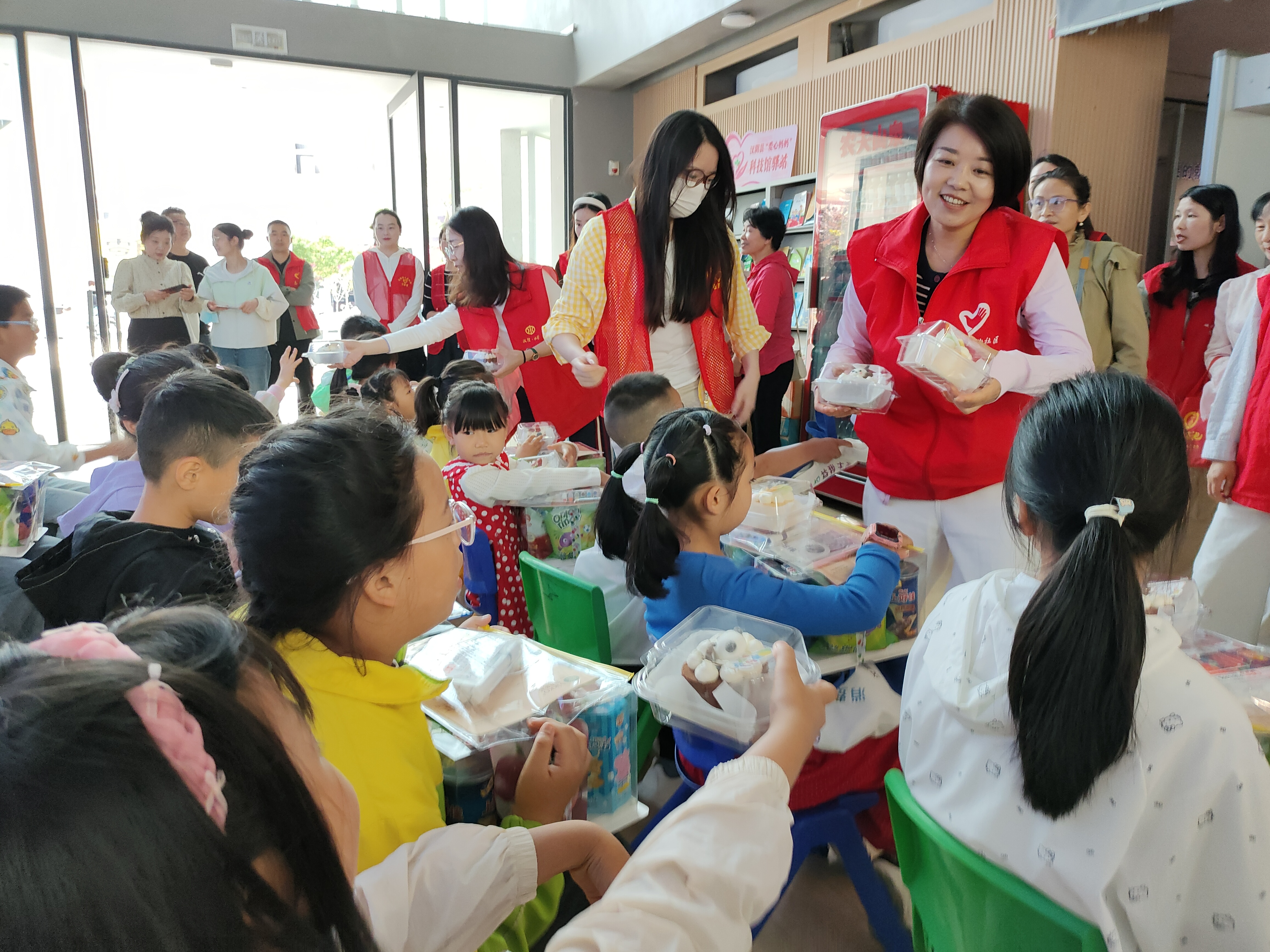 汉阴县城关镇北街社区：科普六一 趣味“童”行