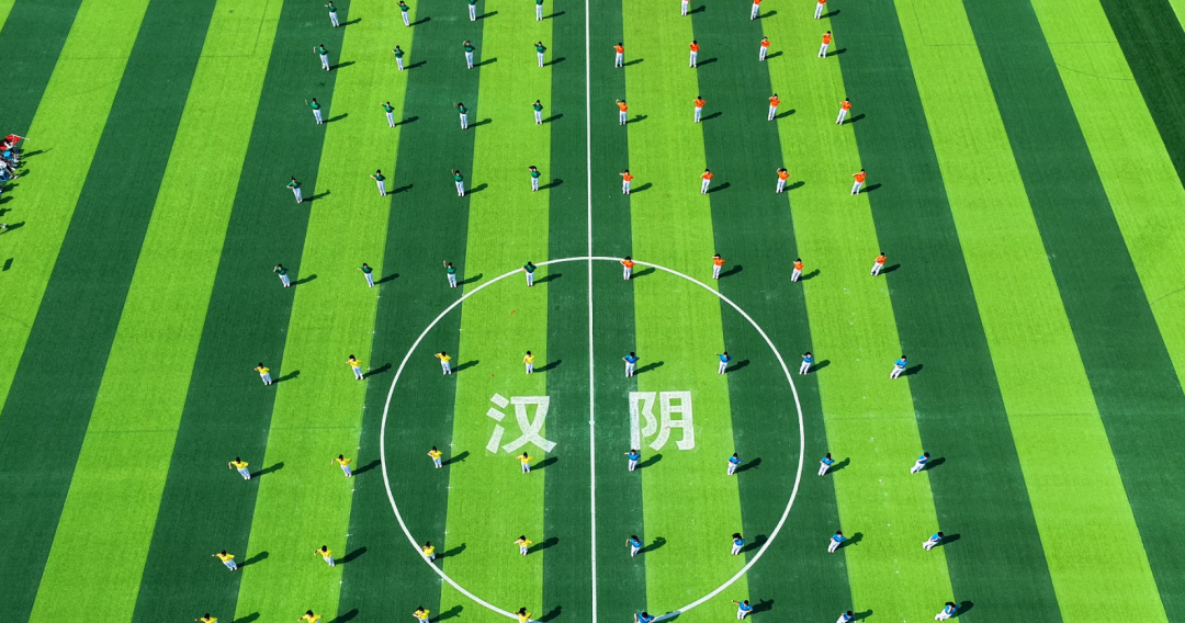 舞动青春 活力校园：“跳起来”校园B组比赛精彩举行