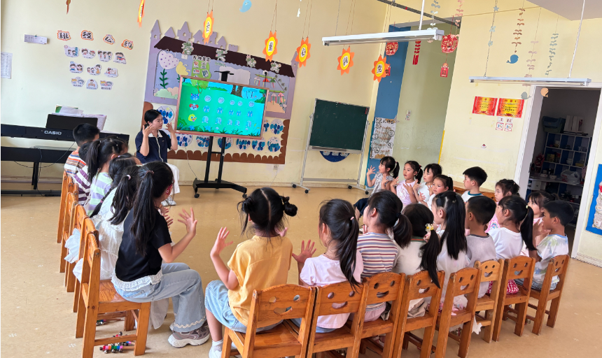 汉阴县凤台幼儿园开展教师教育教学观摩活动