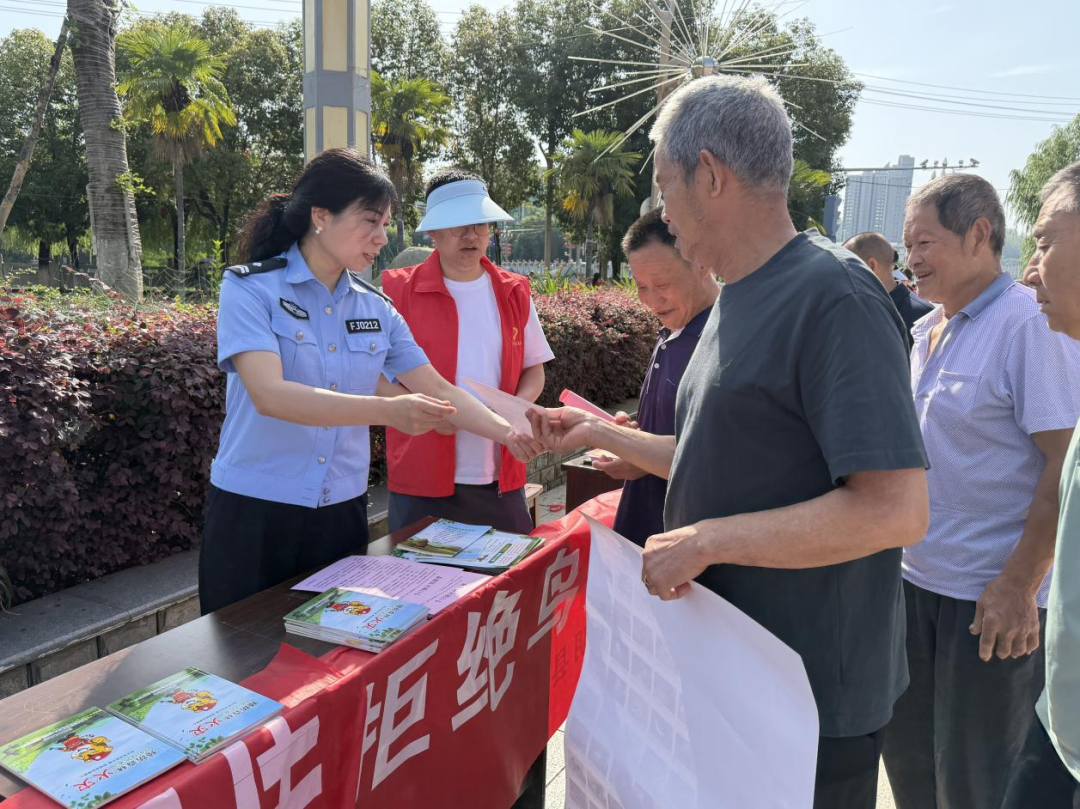 汉阴县多部门开展野生动物保护宣传活动