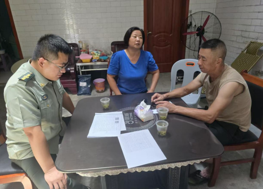 双乳镇入户宣讲征兵政策 精准动员适龄青年参军入伍