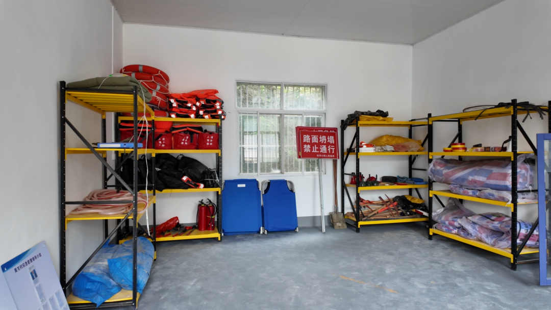 汉阴：暖心安置筑防线 风雨坚守护民安