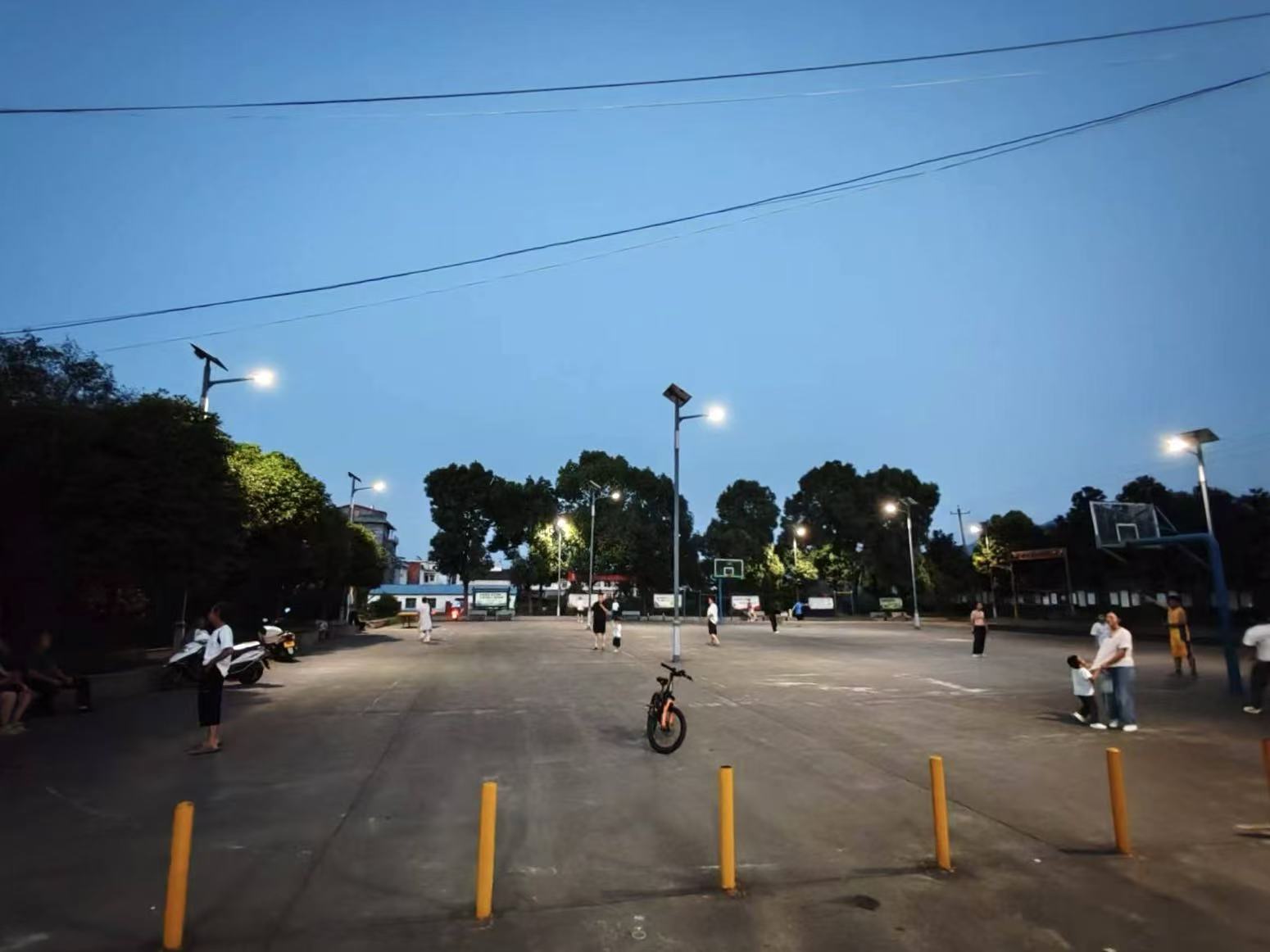 汉阴：广场建起来 乡风美起来