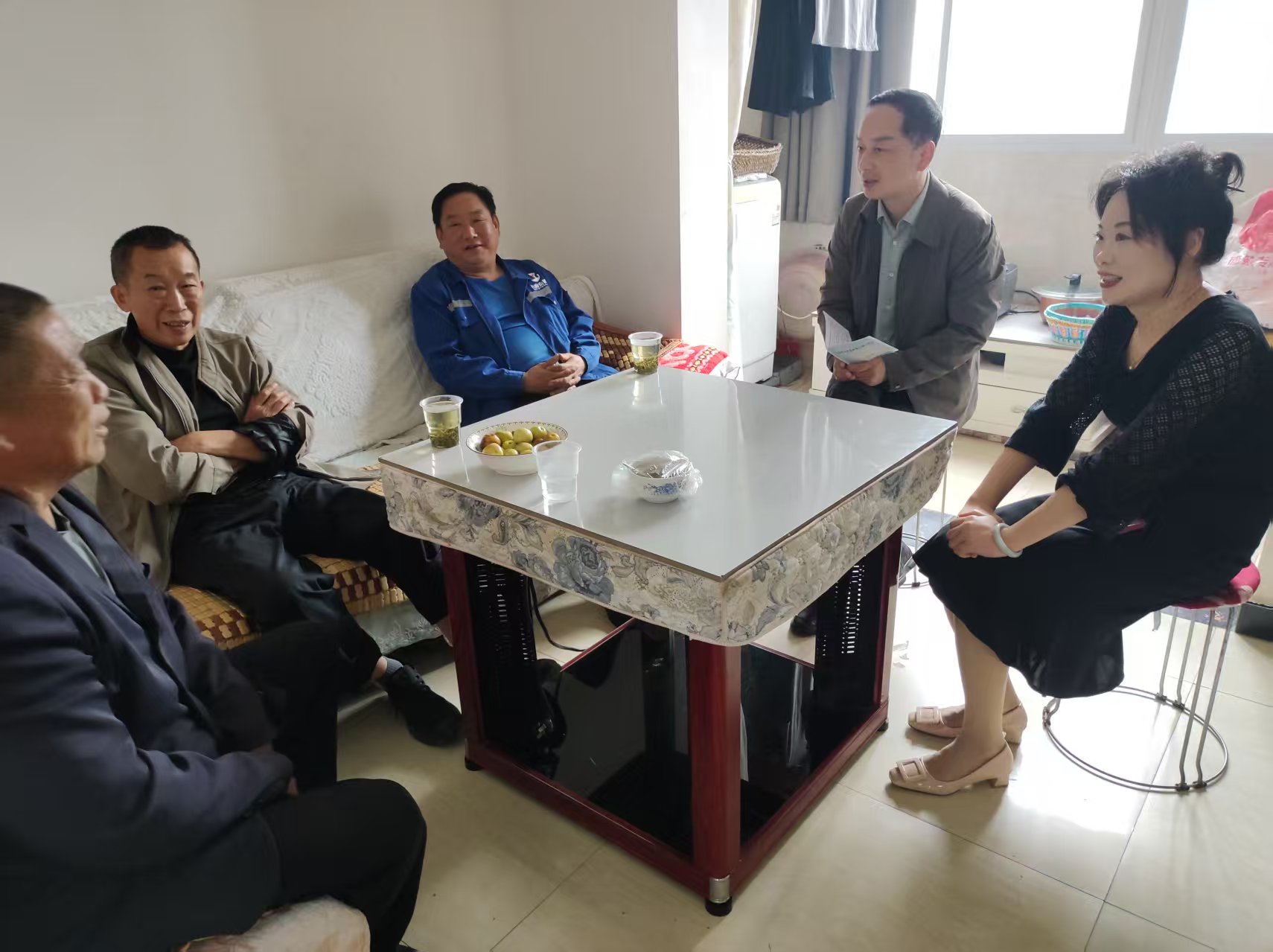 汉阴县城关镇西苑社区：随身“口袋书”惠民政策进家门