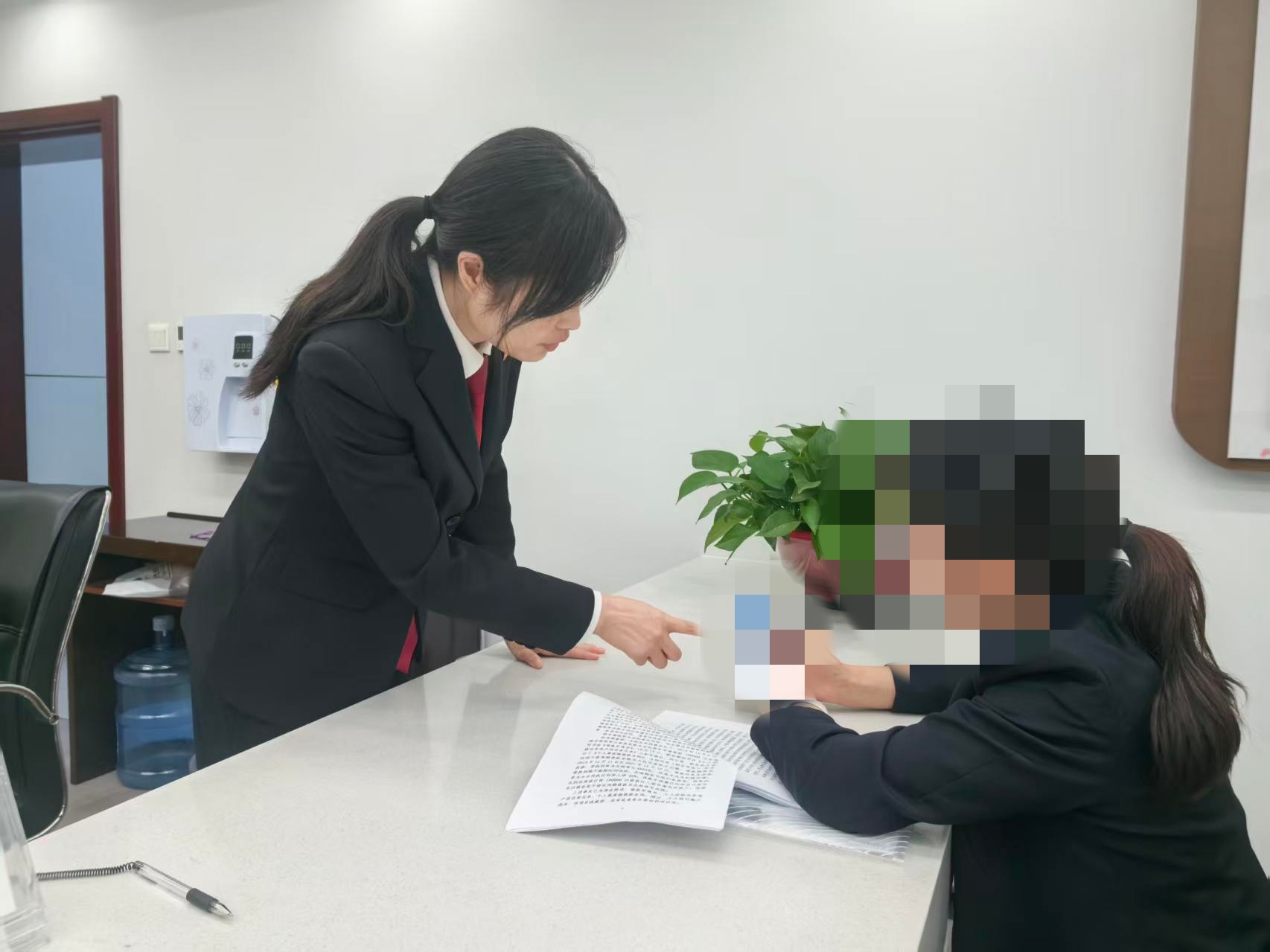 汉阴法院诉讼服务中心：司法为民的“暖心枢纽”